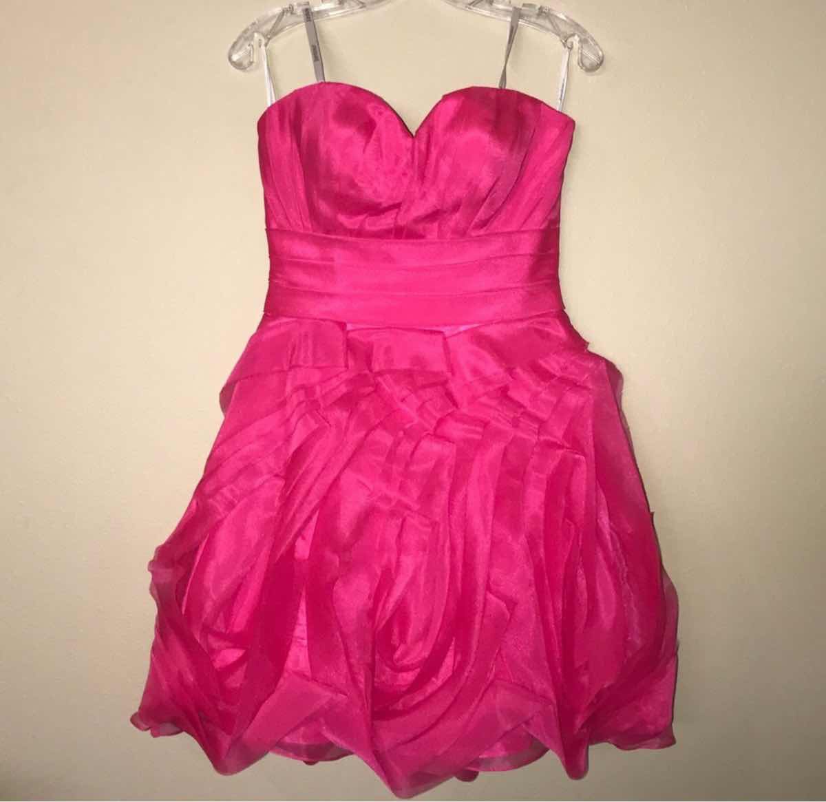 Tony Bowls Size 6 Pink Cocktail Dress on Queenly