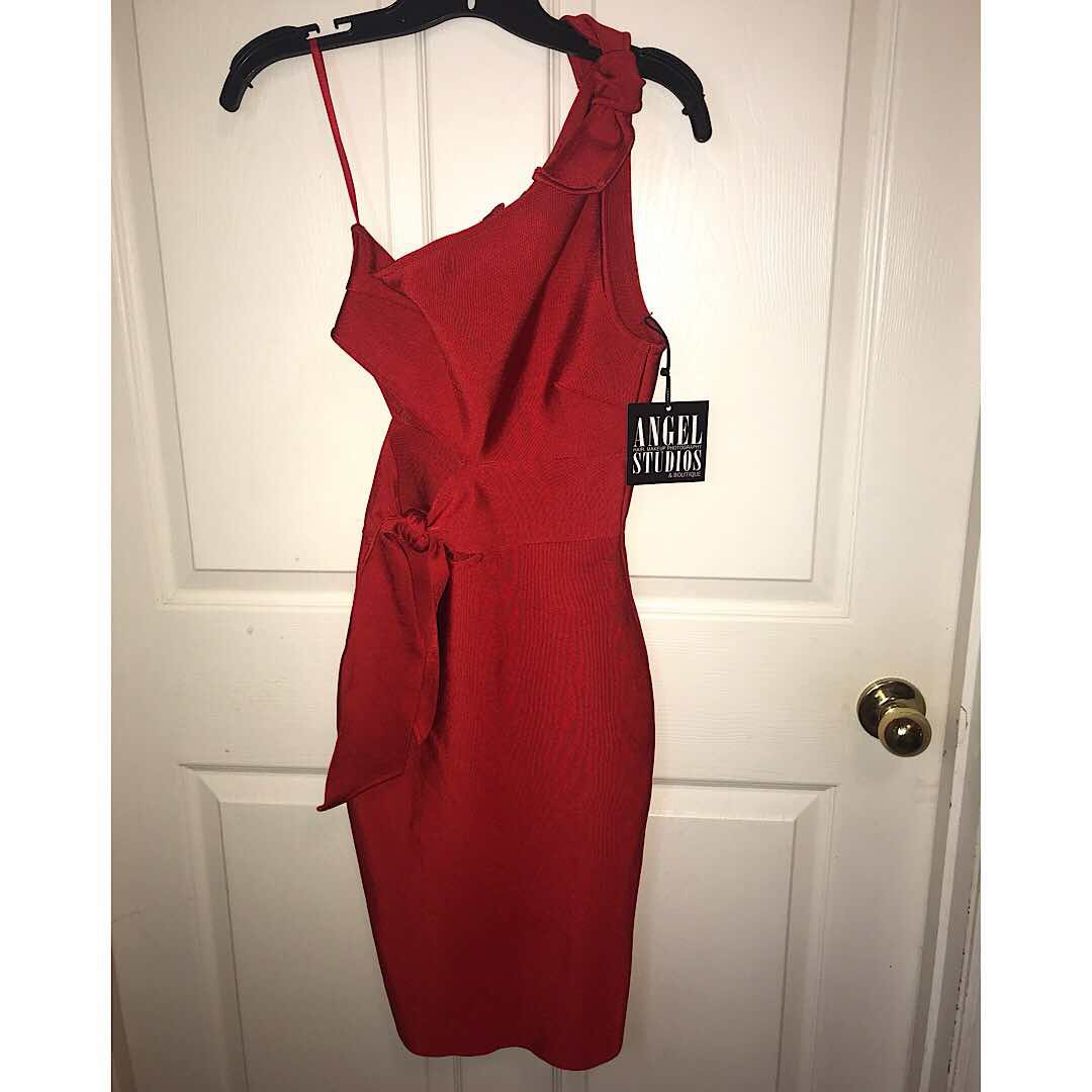 Size 0 One Shoulder Red Cocktail Dress on Queenly