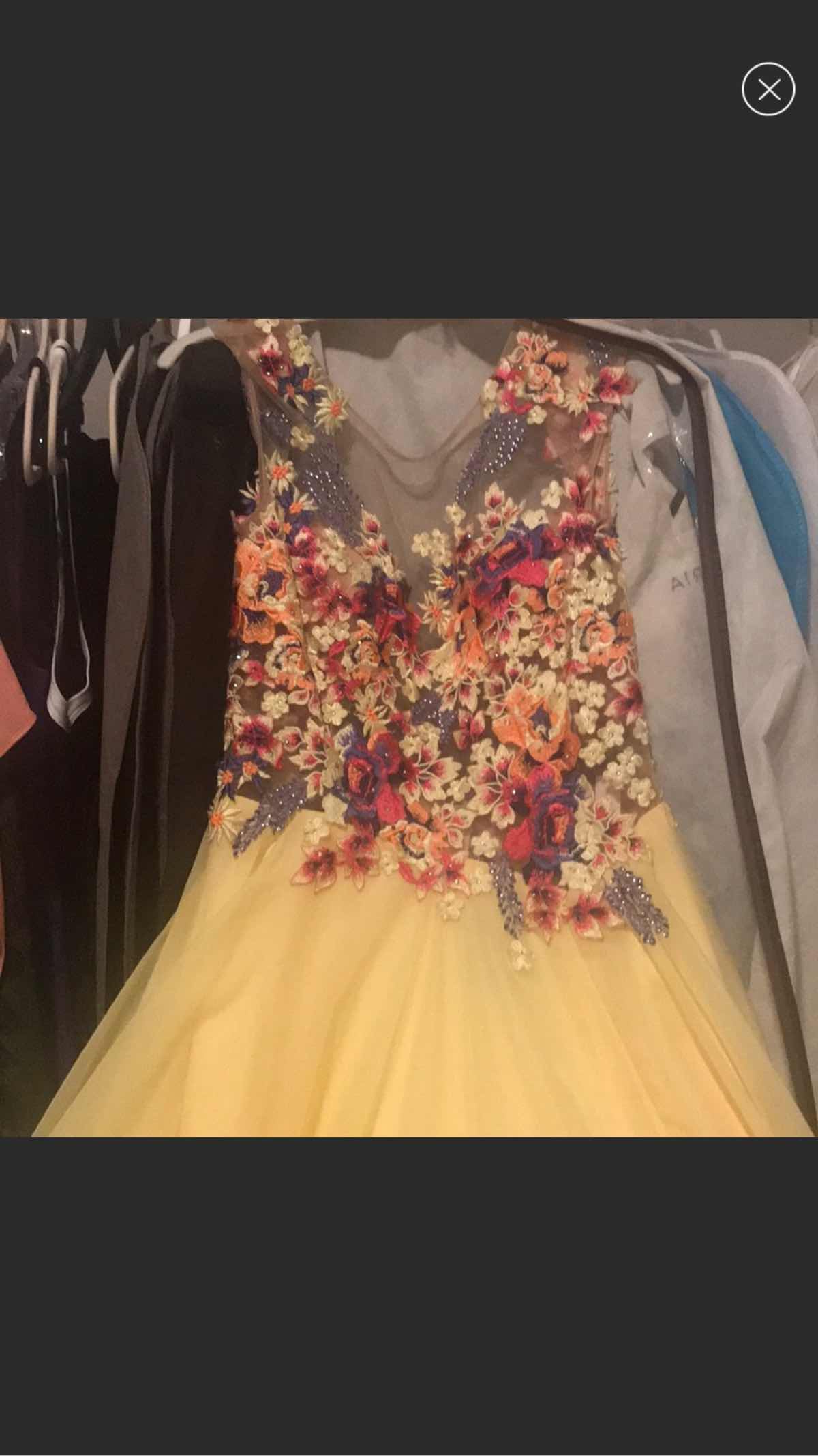 Mac Duggal Size 8 Prom Floral Yellow A-line Dress on Queenly