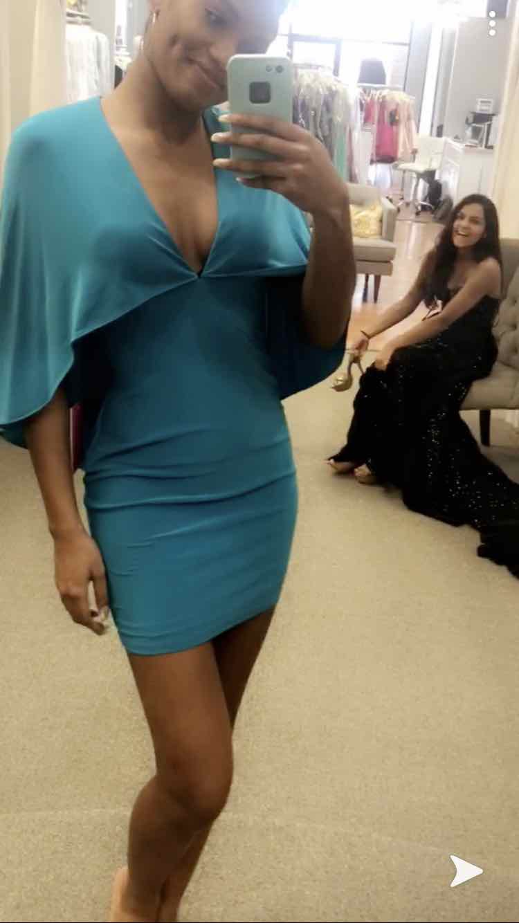 Jovani Size 2 Blue Cocktail Dress on Queenly