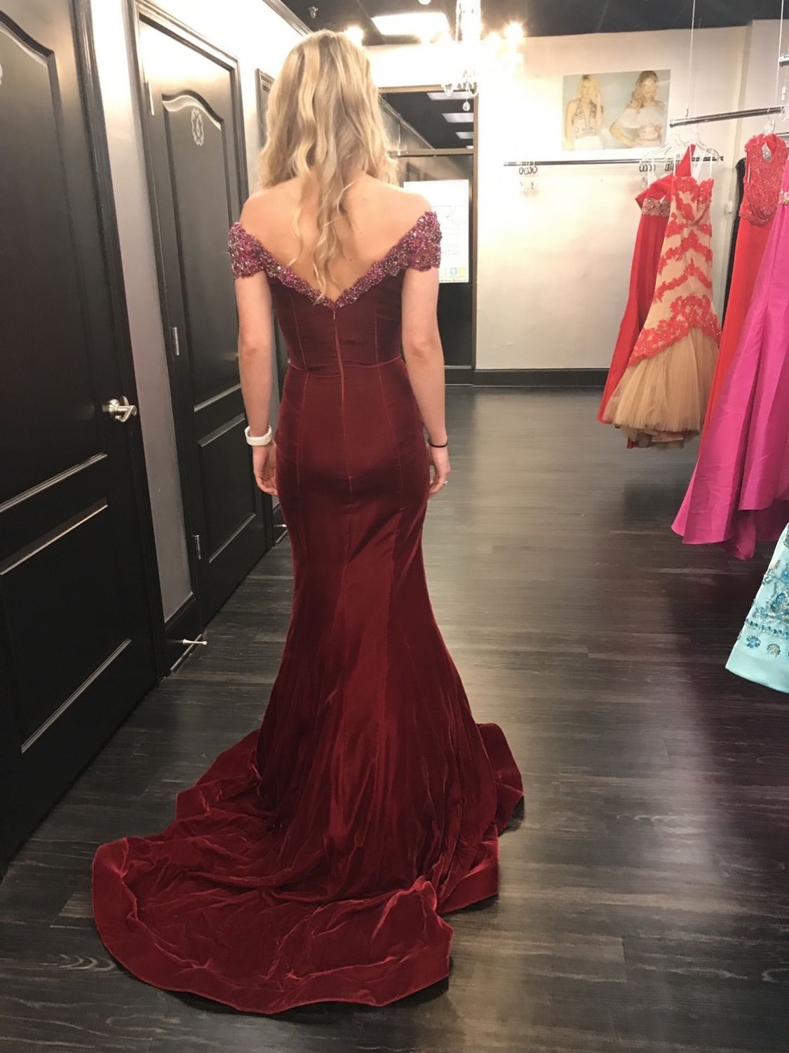 Sherri Hill Size 4 Prom Off The Shoulder Velvet Burgundy Red Mermaid Dress on Queenly