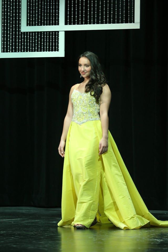 Mac Duggal Size 2 Yellow Dress With Train on Queenly