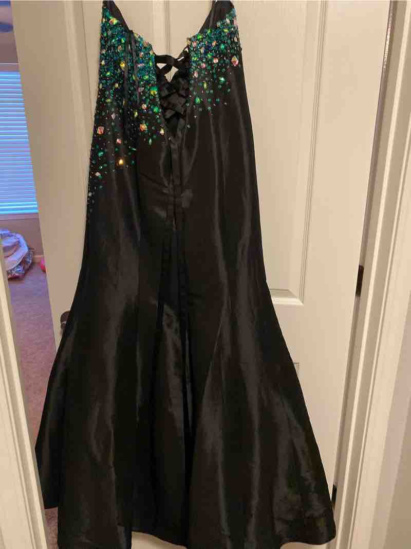 Mac Duggal Plus Size 16 Black Mermaid Dress on Queenly
