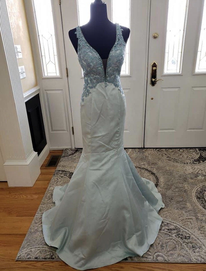 Size 2 Plunge Blue Mermaid Dress on Queenly