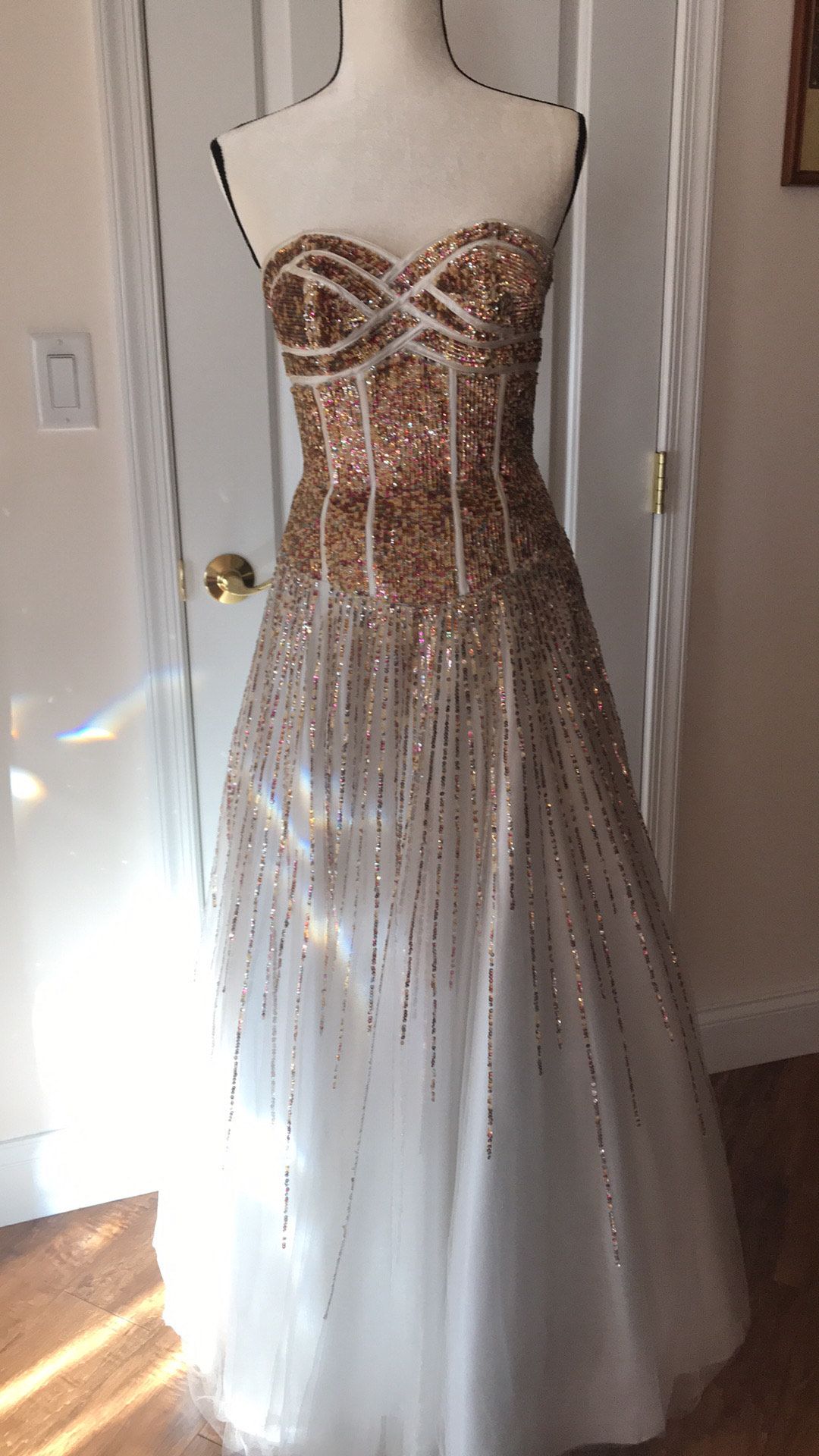 Size 4 Prom Sequined White A-line Dress on Queenly