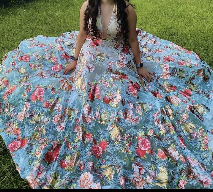 Size 8 Prom Floral Multicolor A-line Dress on Queenly