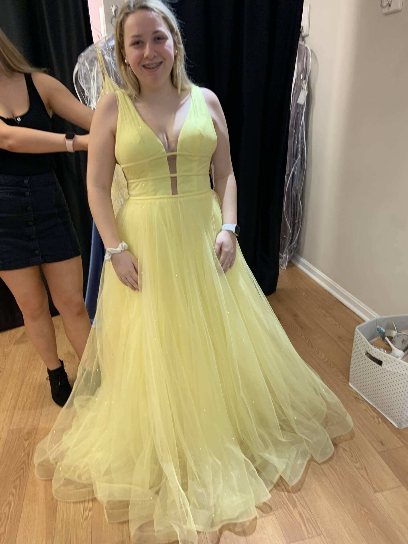 Size 12 Prom Plunge Yellow A-line Dress on Queenly