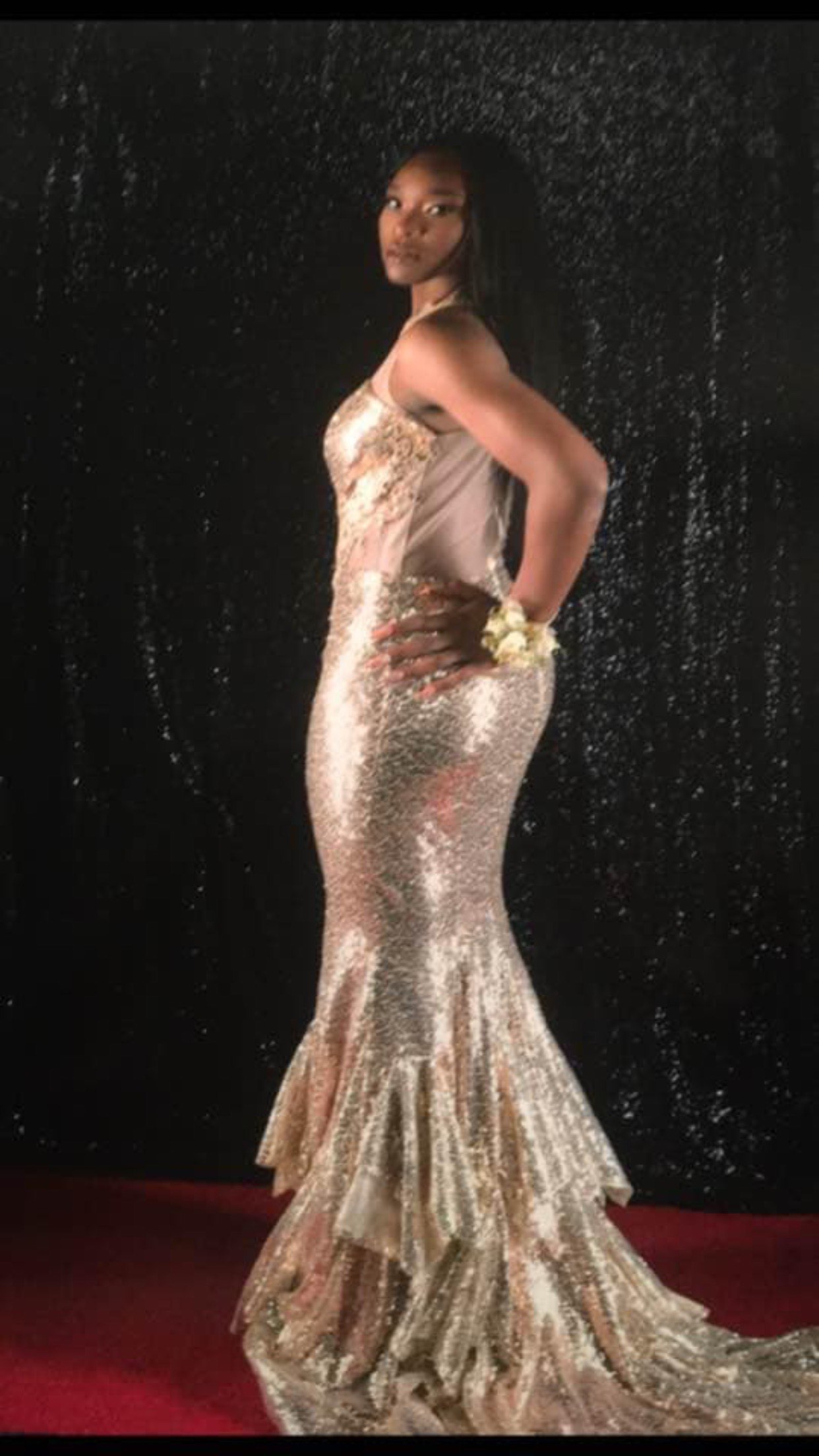 Size 6 Gold Mermaid Dress on Queenly