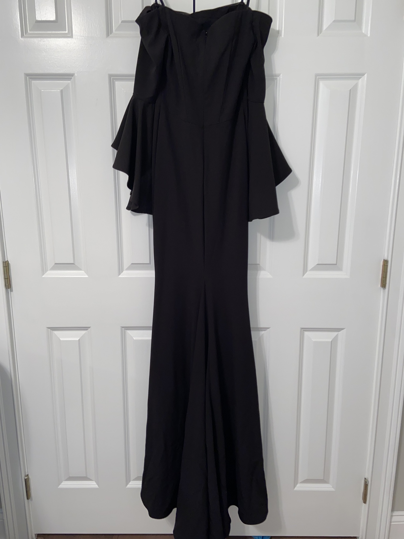 Faviana Size 0 Off The Shoulder Black Floor Length Maxi on Queenly