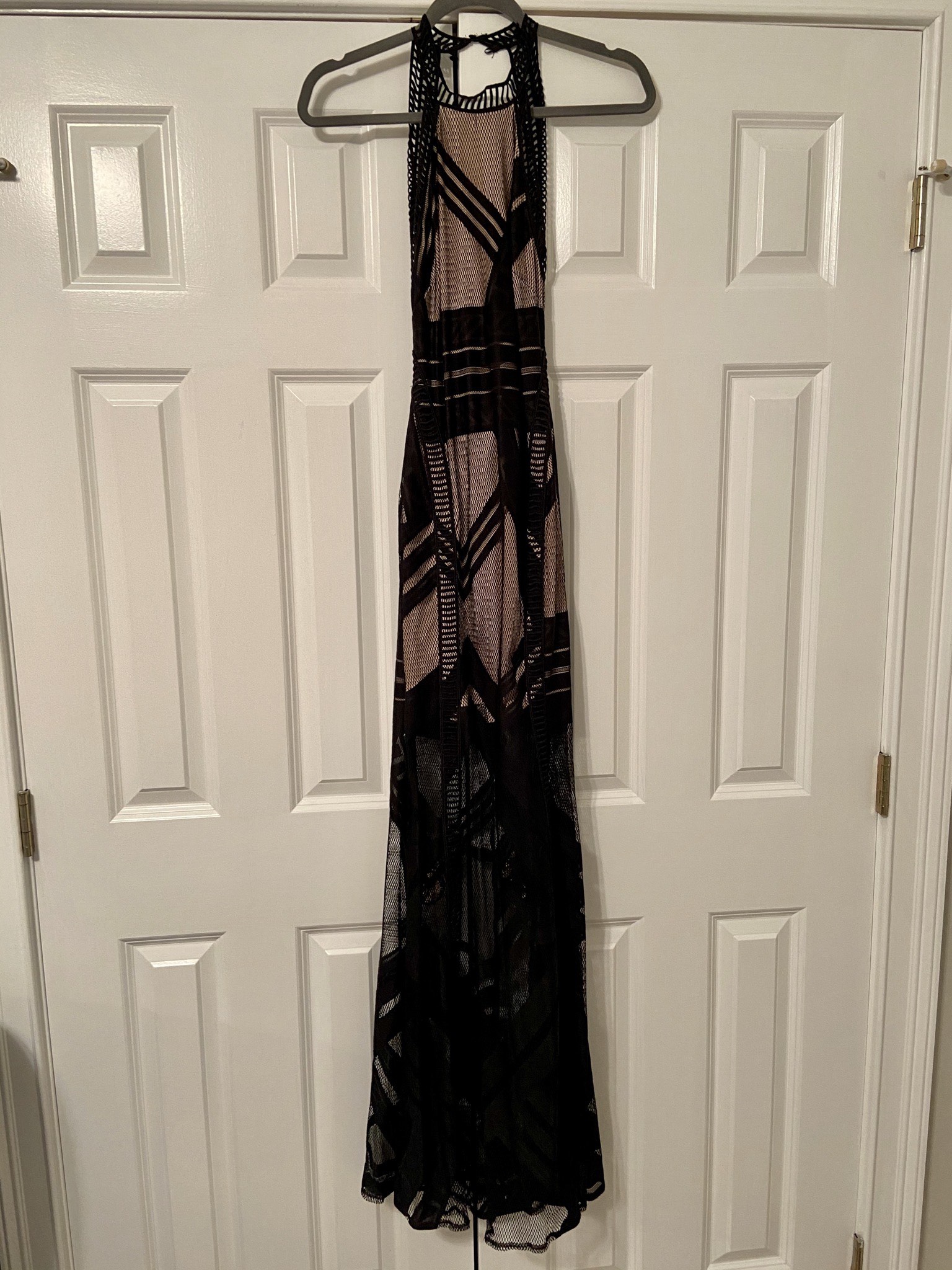 American Threads Size 2 Lace Black Floor Length Maxi on Queenly