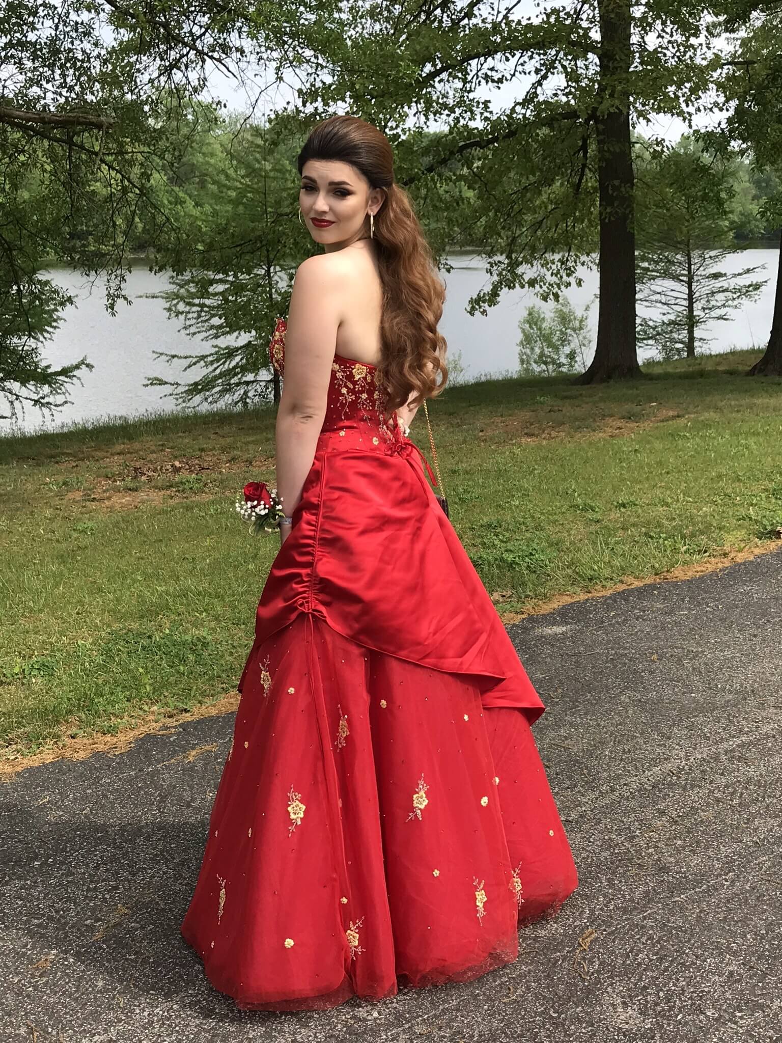 Size 8 Prom Strapless Red Ball Gown on Queenly