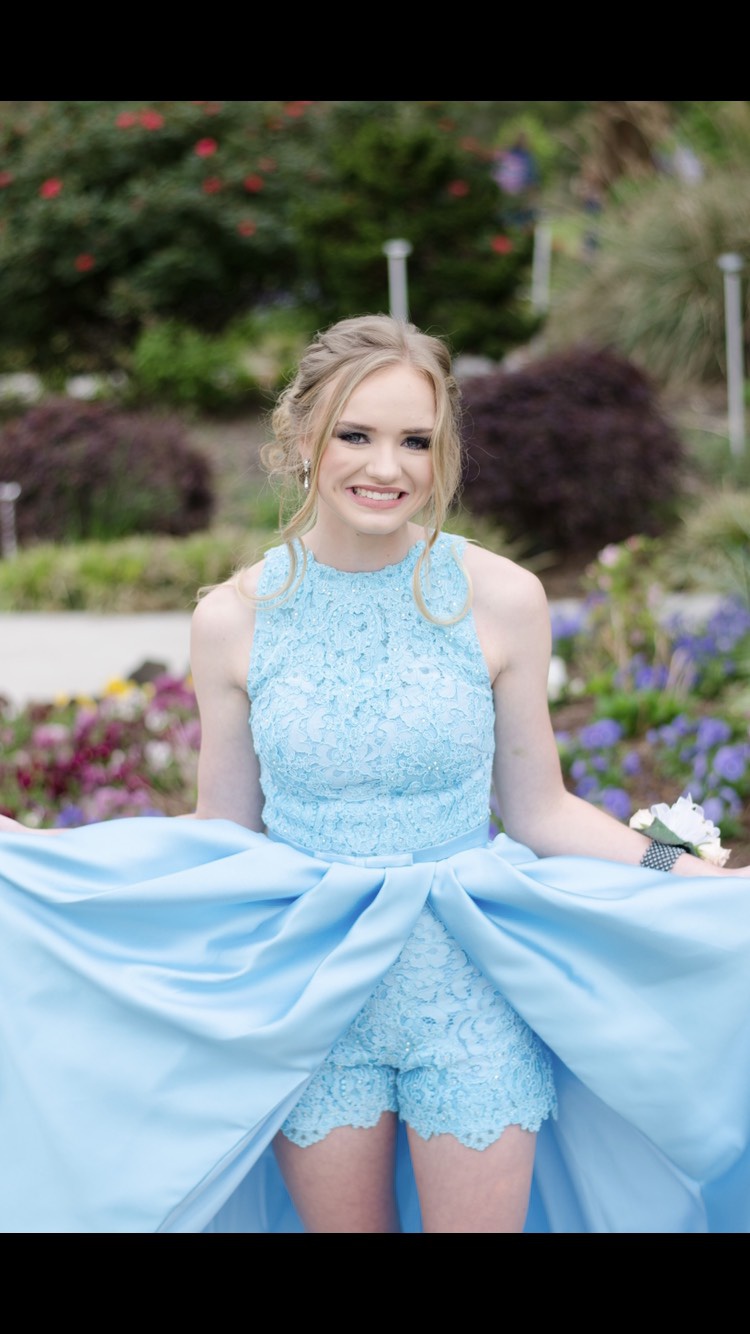 Size 4 Prom Blue Dress With Train on Queenly