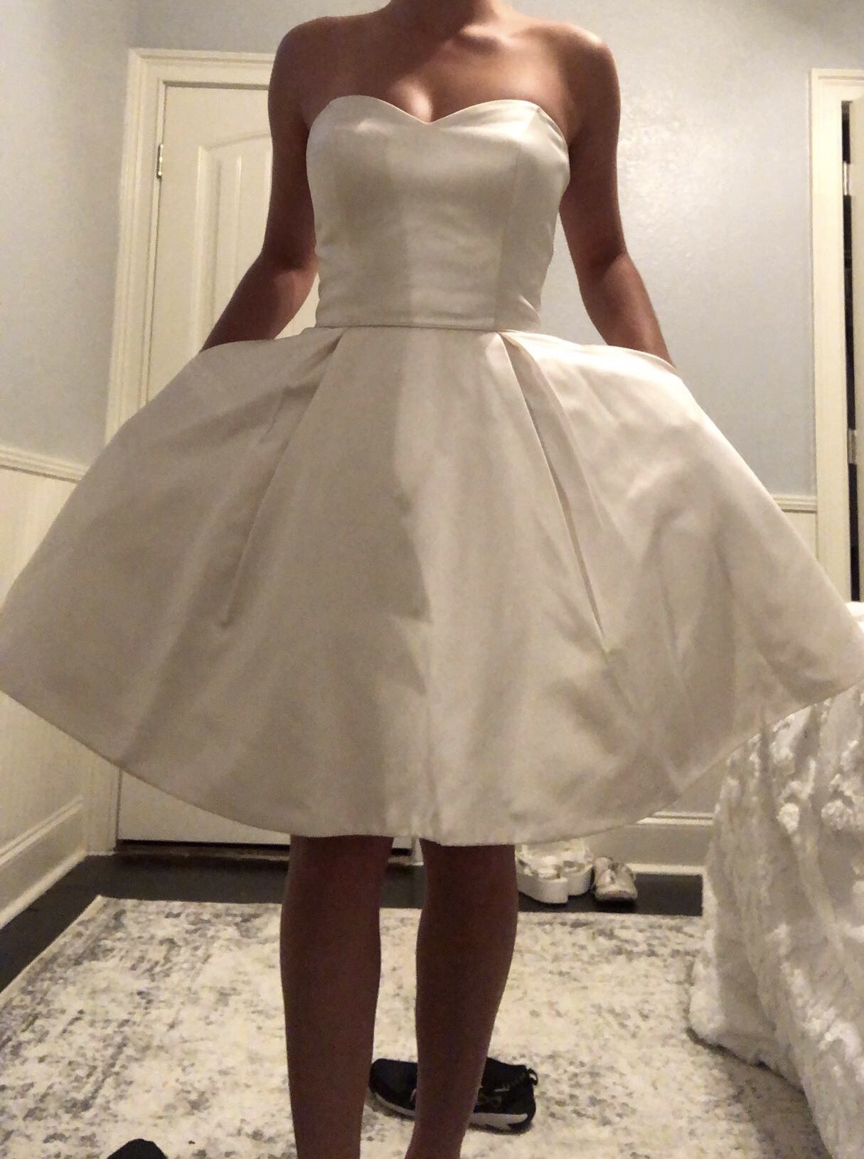 Size 2 Homecoming Strapless Satin White Cocktail Dress on Queenly