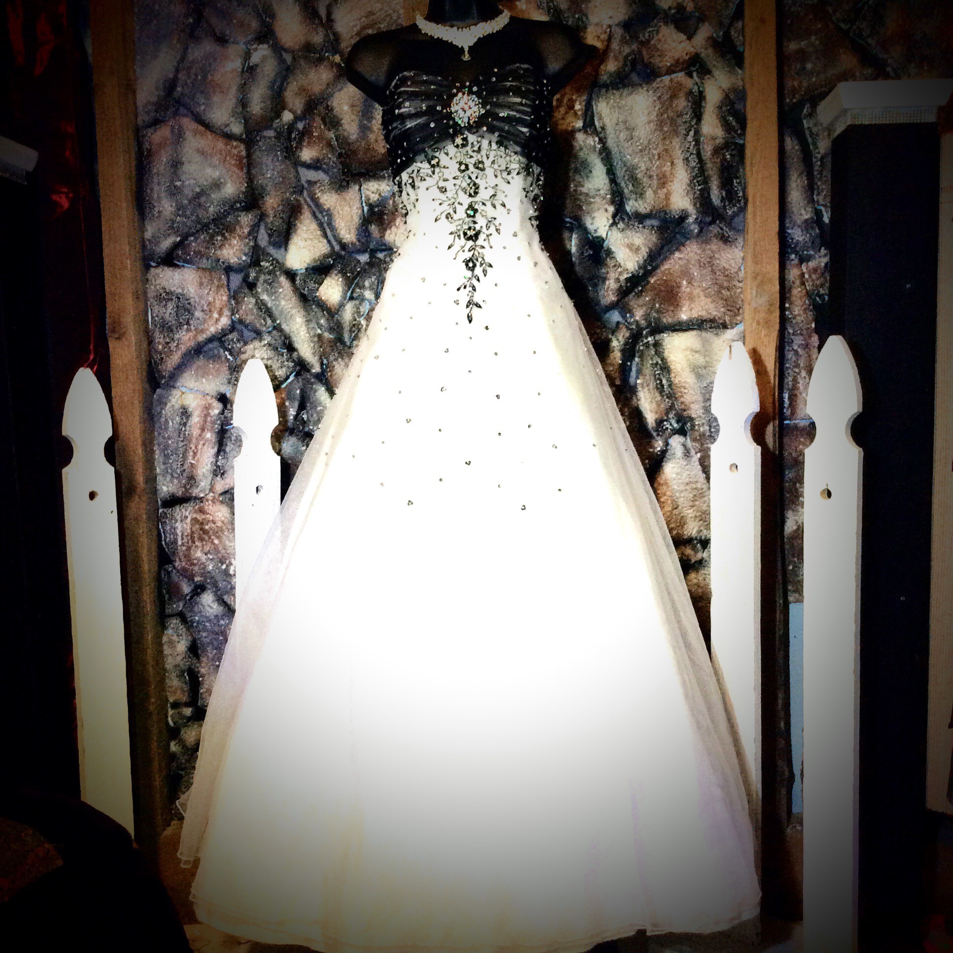 Faviana Size 14 Satin White Ball Gown on Queenly