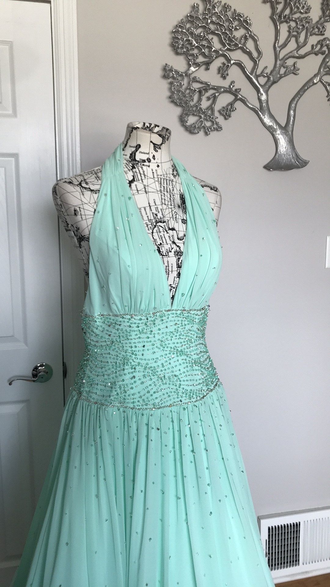 Size 6 Plunge Sequined Turquoise Green A-line Dress on Queenly