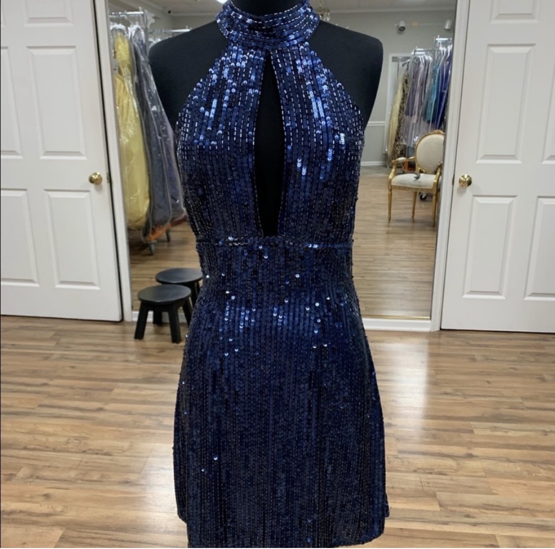 Sherri Hill Size 4 Prom Sequined Navy Blue A-line Dress on Queenly