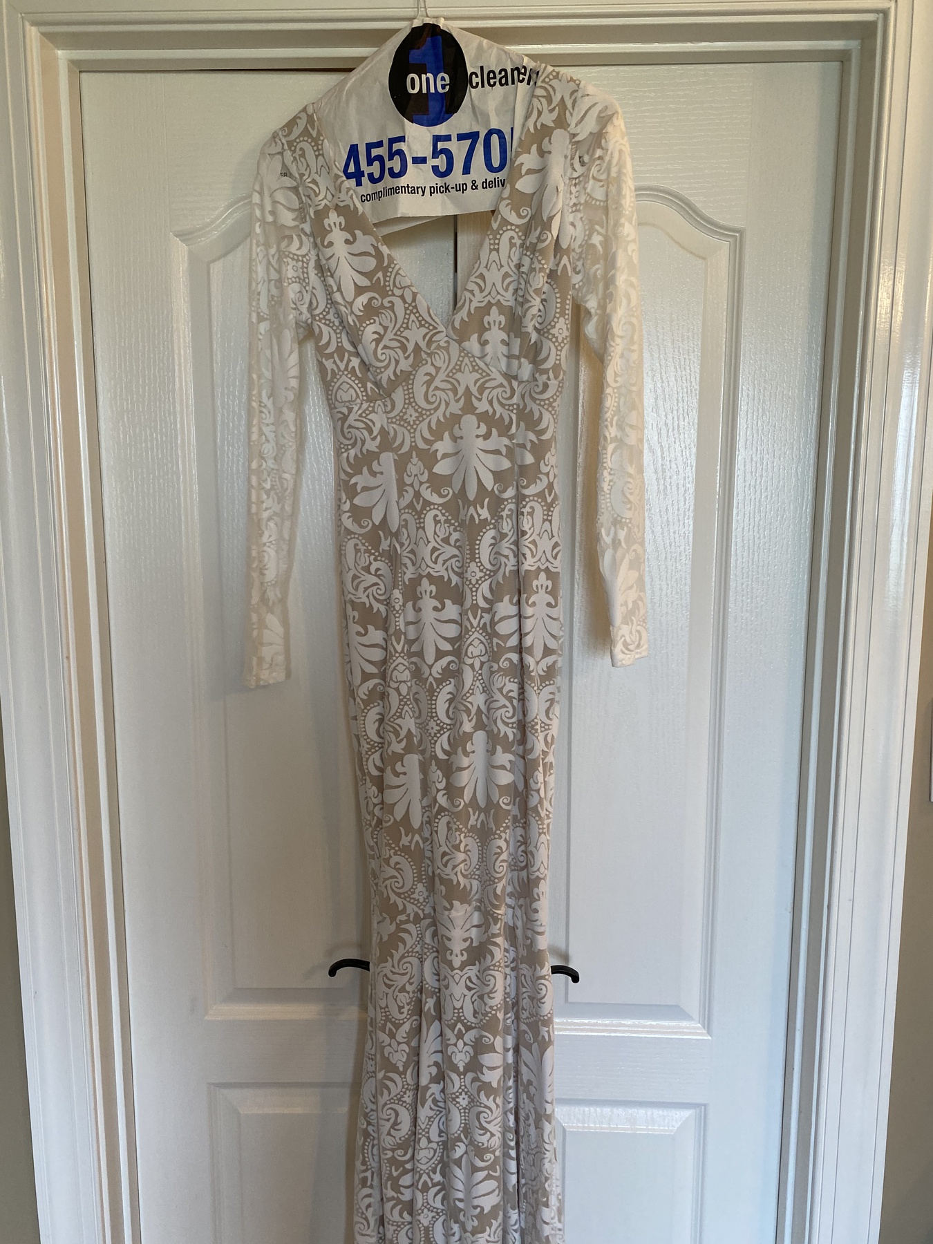 Size 4 Wedding Long Sleeve Lace White Floor Length Maxi on Queenly