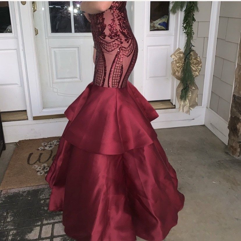David's Bridal Size 4 Prom Burgundy Red Mermaid Dress on Queenly