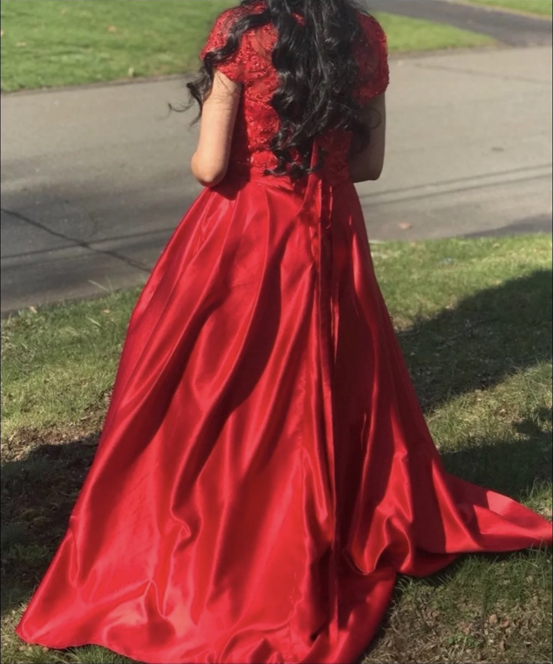 Size 2 Prom Cap Sleeve Satin Red Ball Gown on Queenly