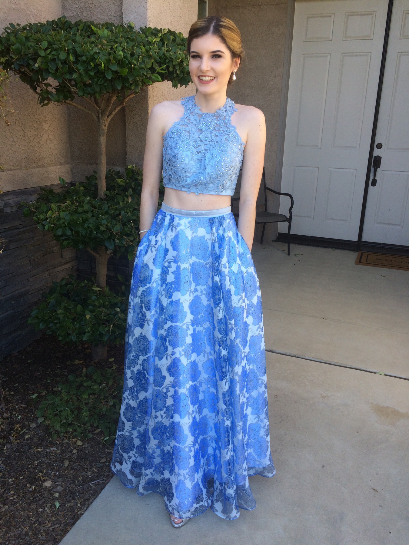 Size 0 Prom Lace Blue A-line Dress on Queenly