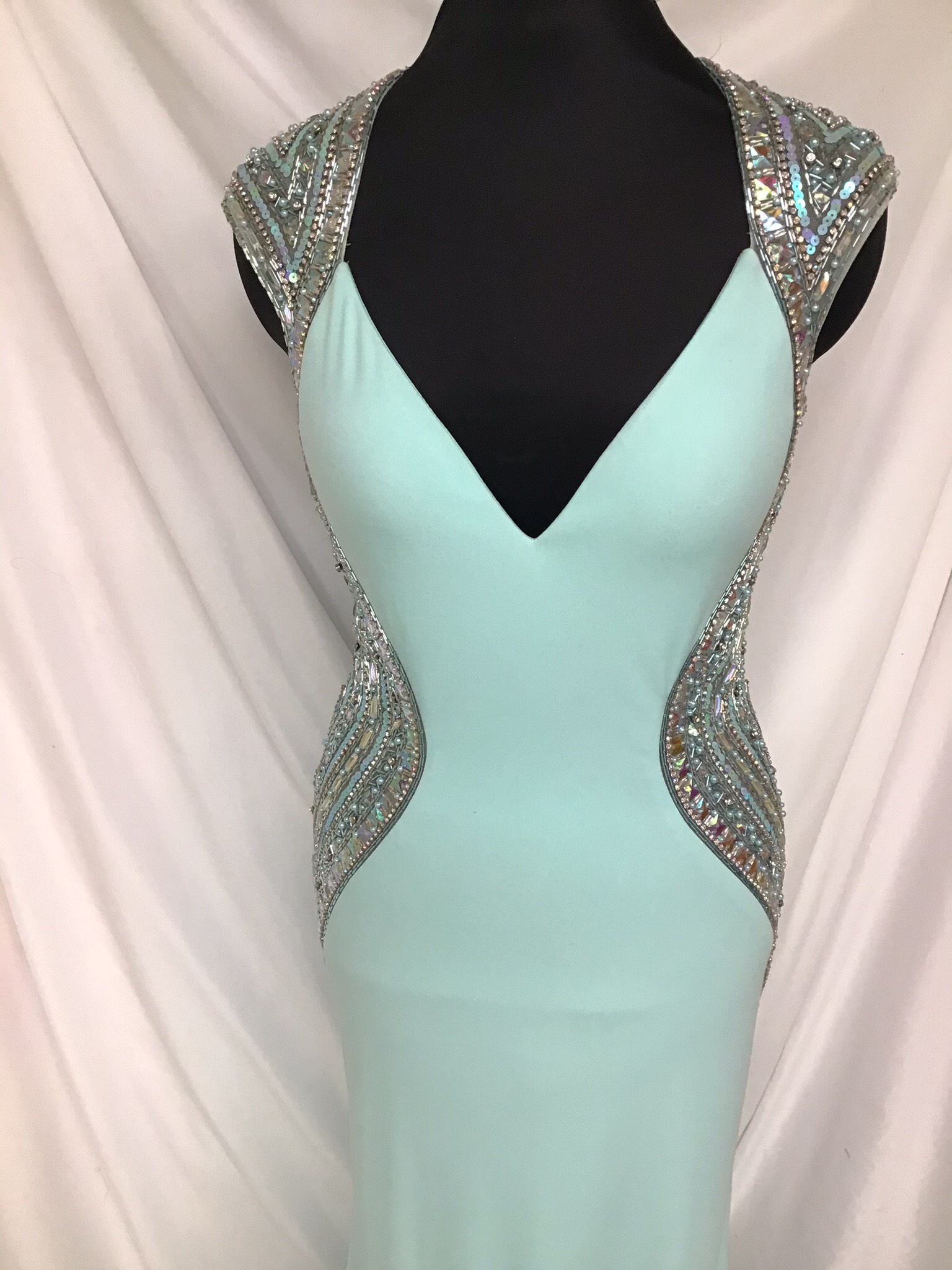 Tony Bowls Blue Size 10 Prom Train Dress on Queenly