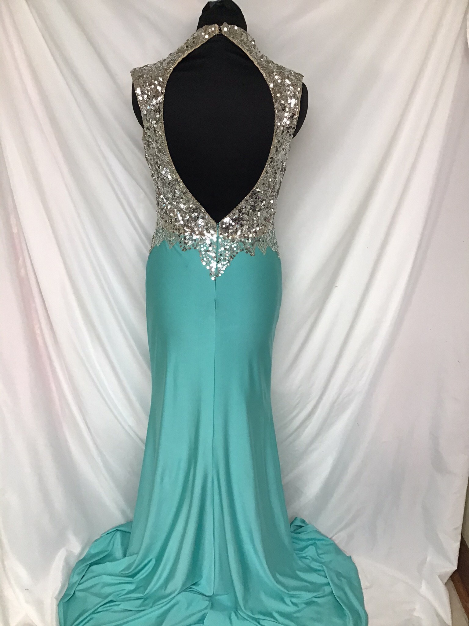 Mac Duggal Size 6 Prom Sequined Turquoise Blue Dress With Train on Queenly