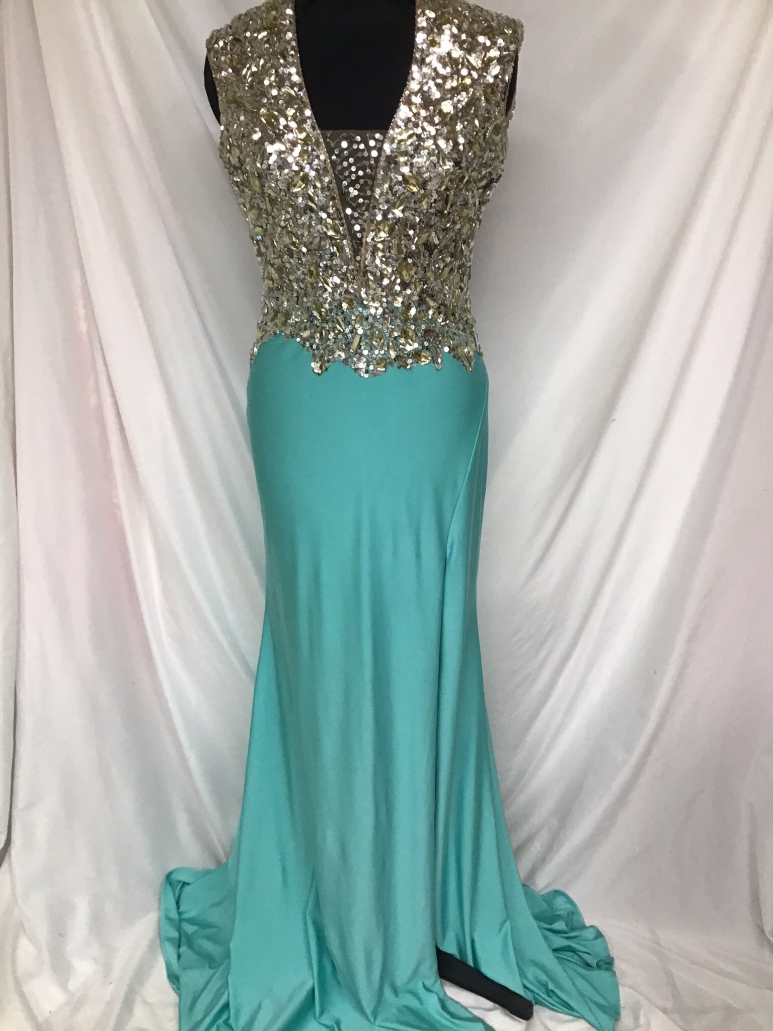 Mac Duggal Size 6 Prom Sequined Turquoise Blue Dress With Train on Queenly