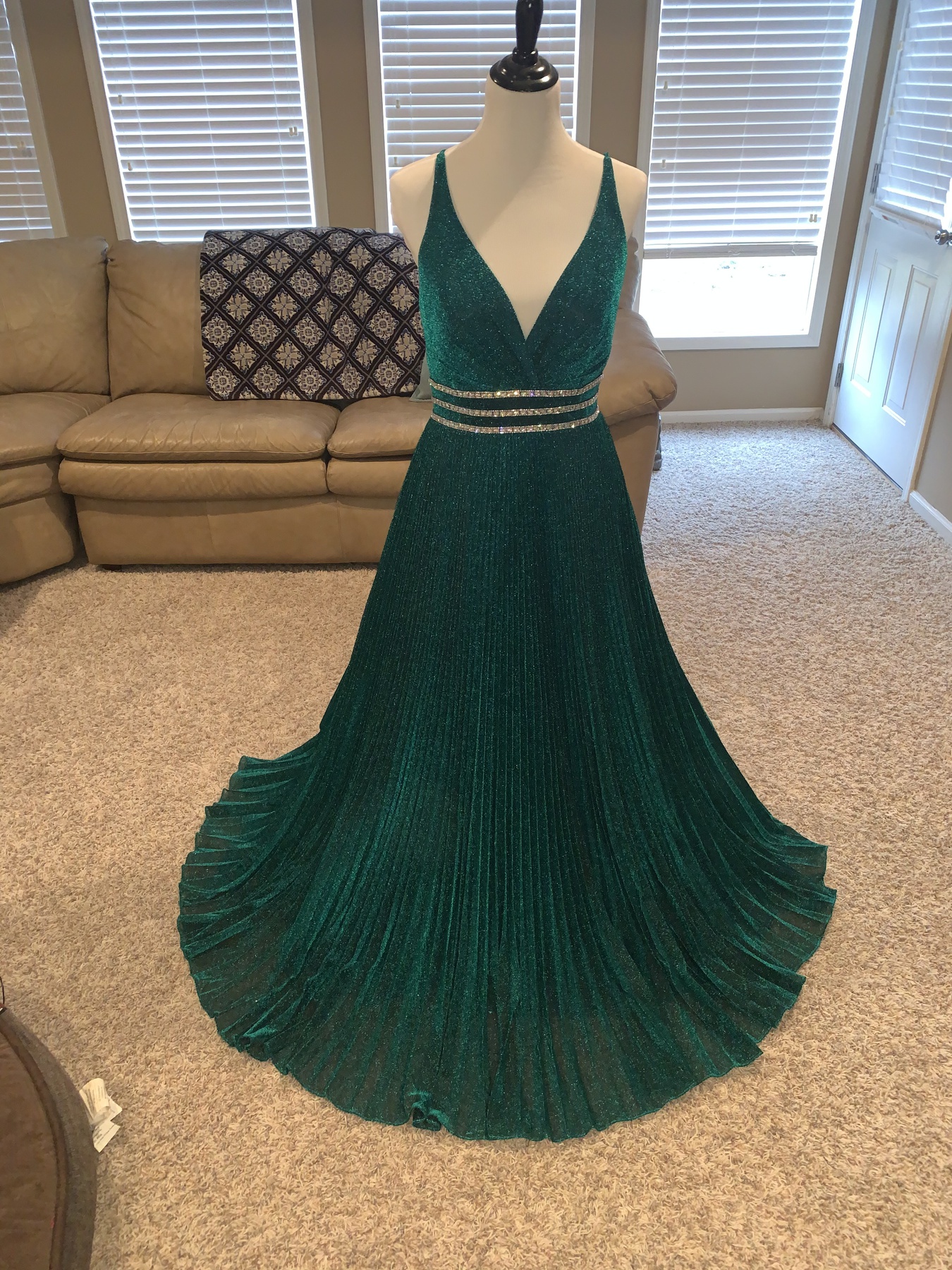 Camille La Vie Size 10 Emerald Green A-line Dress on Queenly
