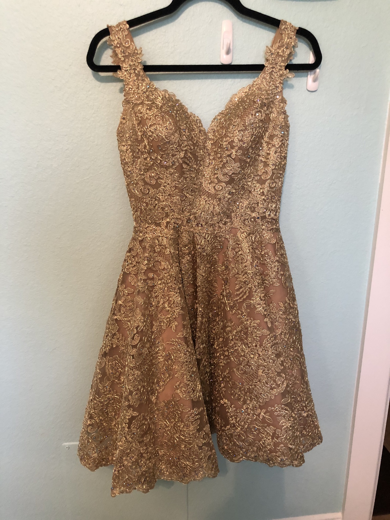 Sherri Hill Gold Size 2 Cocktail Dress on Queenly
