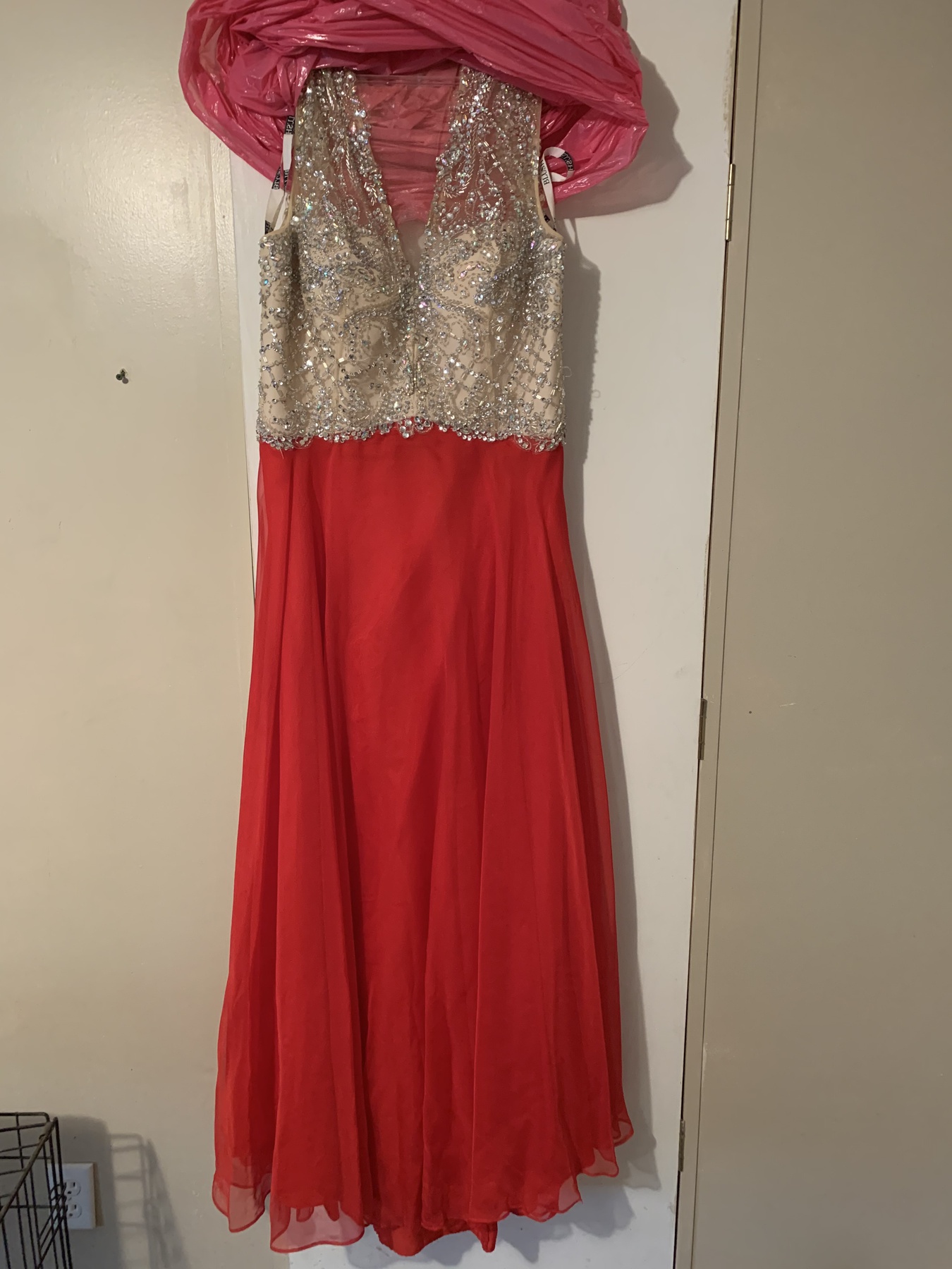 Plus Size 16 Prom Plunge Sequined Red Floor Length Maxi on Queenly