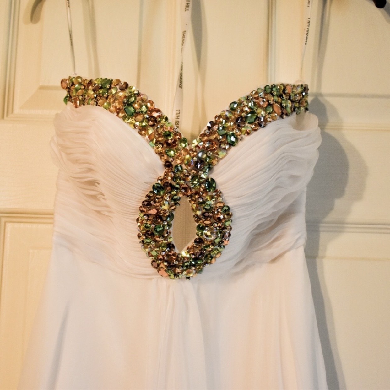 Size 0 Prom Strapless Sequined White A-line Dress on Queenly