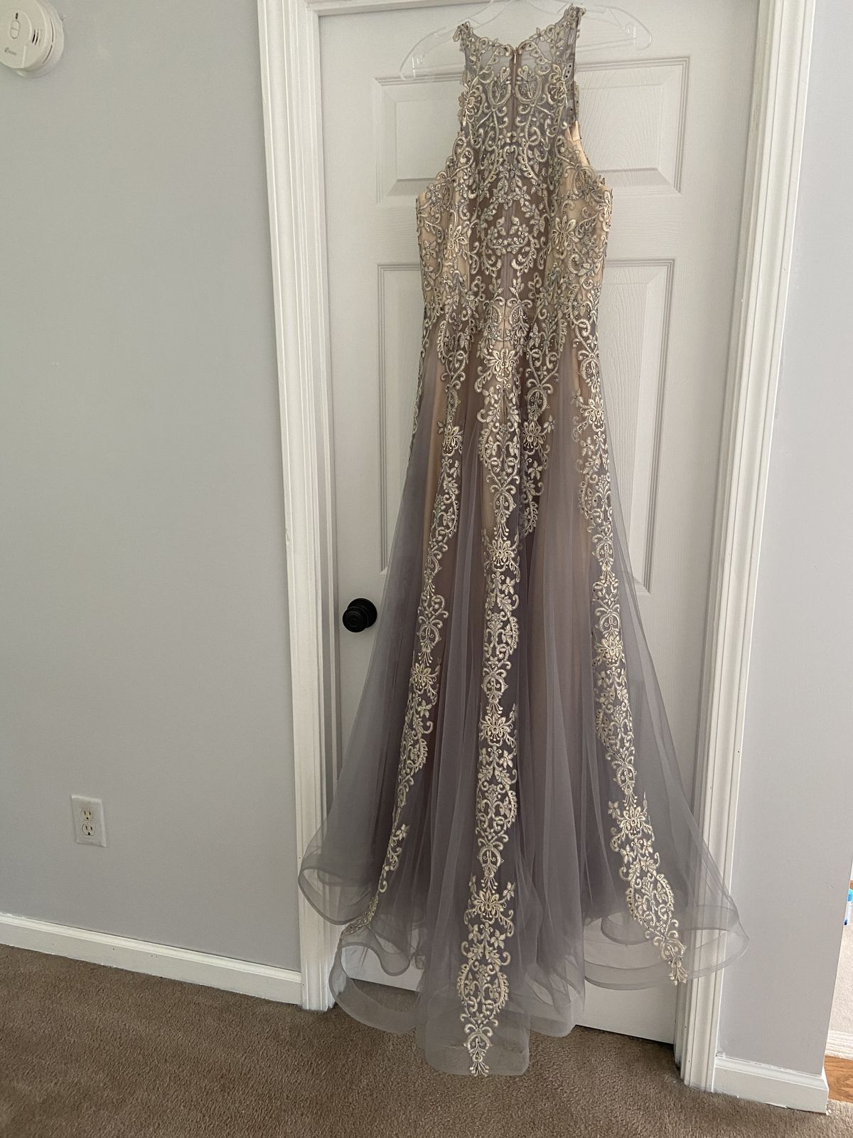 Size 6 Prom Lace Gold Ball Gown on Queenly