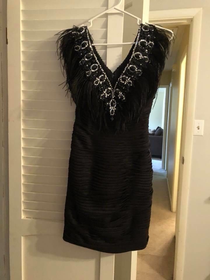 Size 0 Homecoming Plunge Black Cocktail Dress on Queenly