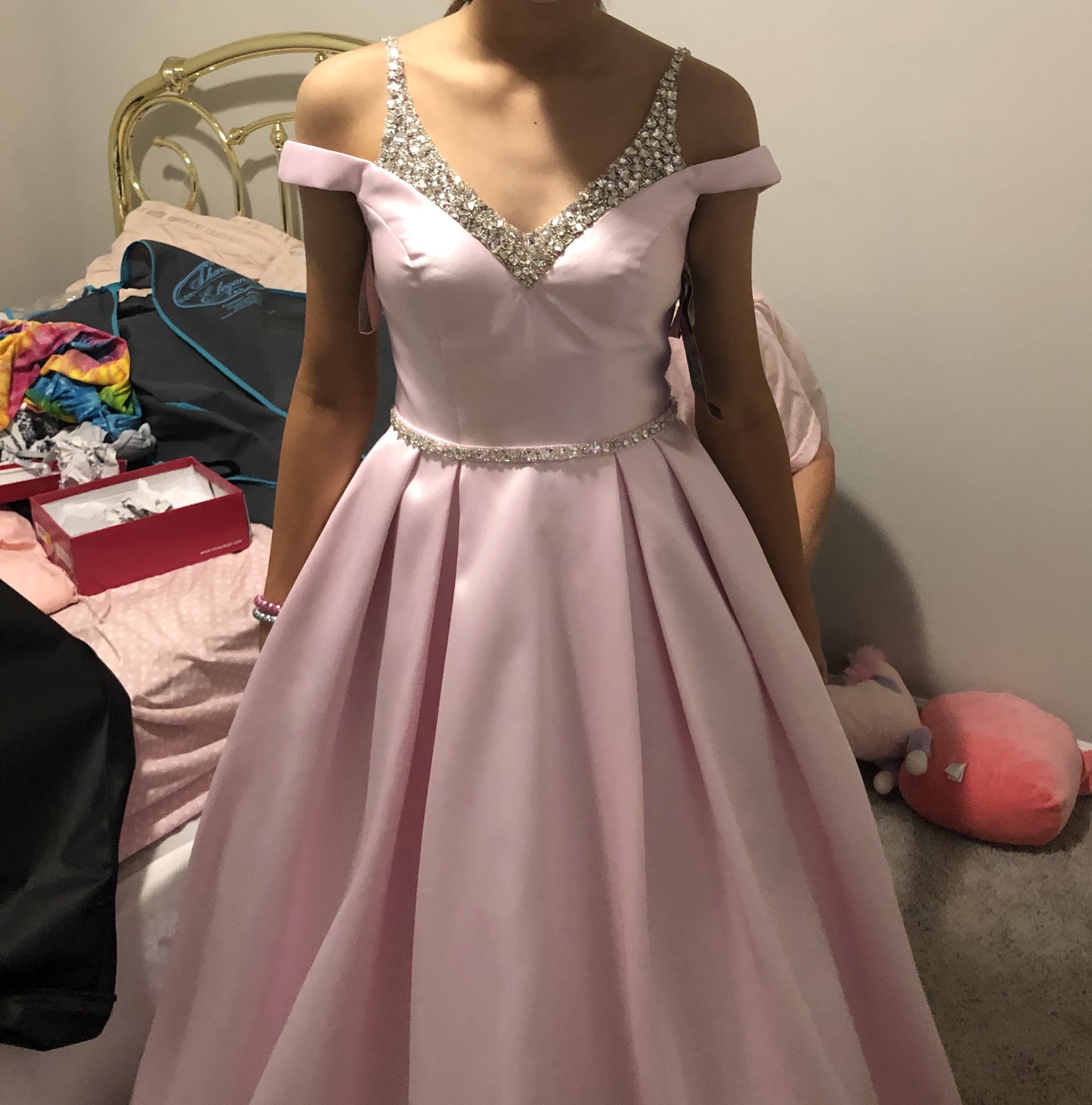 Size 4 Prom Off The Shoulder Light Pink Ball Gown on Queenly