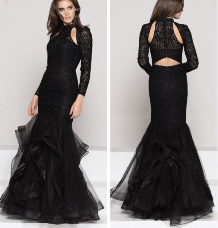 Size 8 Prom Long Sleeve Lace Black Mermaid Dress on Queenly