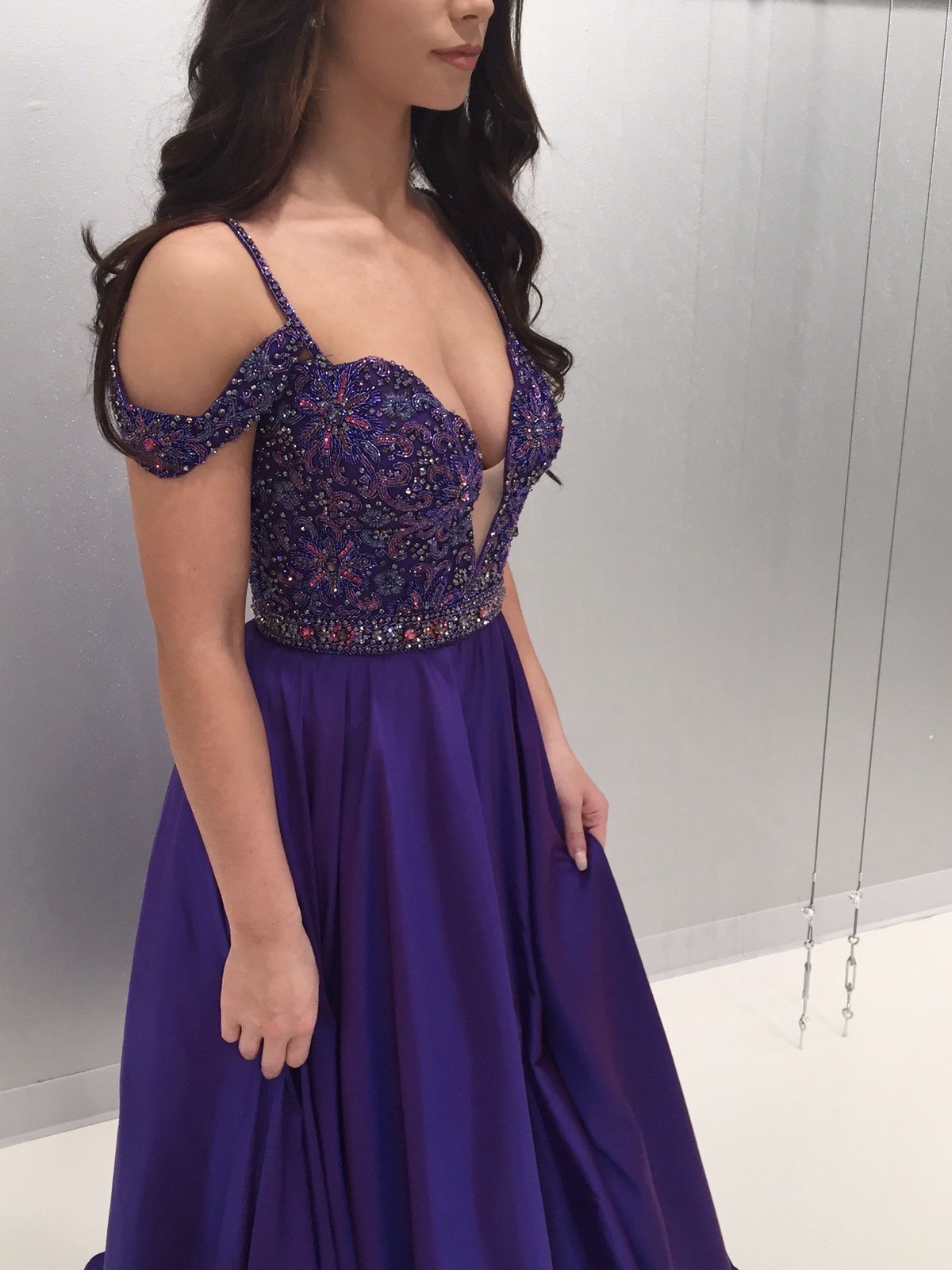 Size 6 Prom Cap Sleeve Satin Purple Ball Gown on Queenly