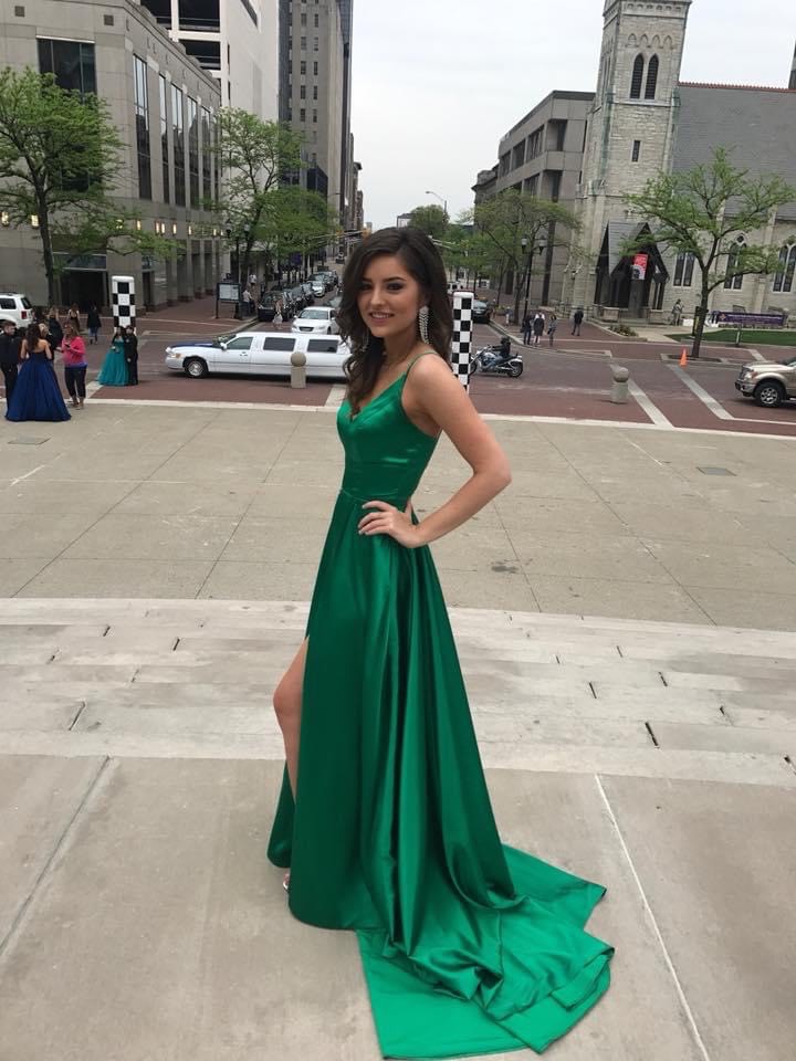 Size 00 Prom Satin Emerald Green A-line Dress on Queenly