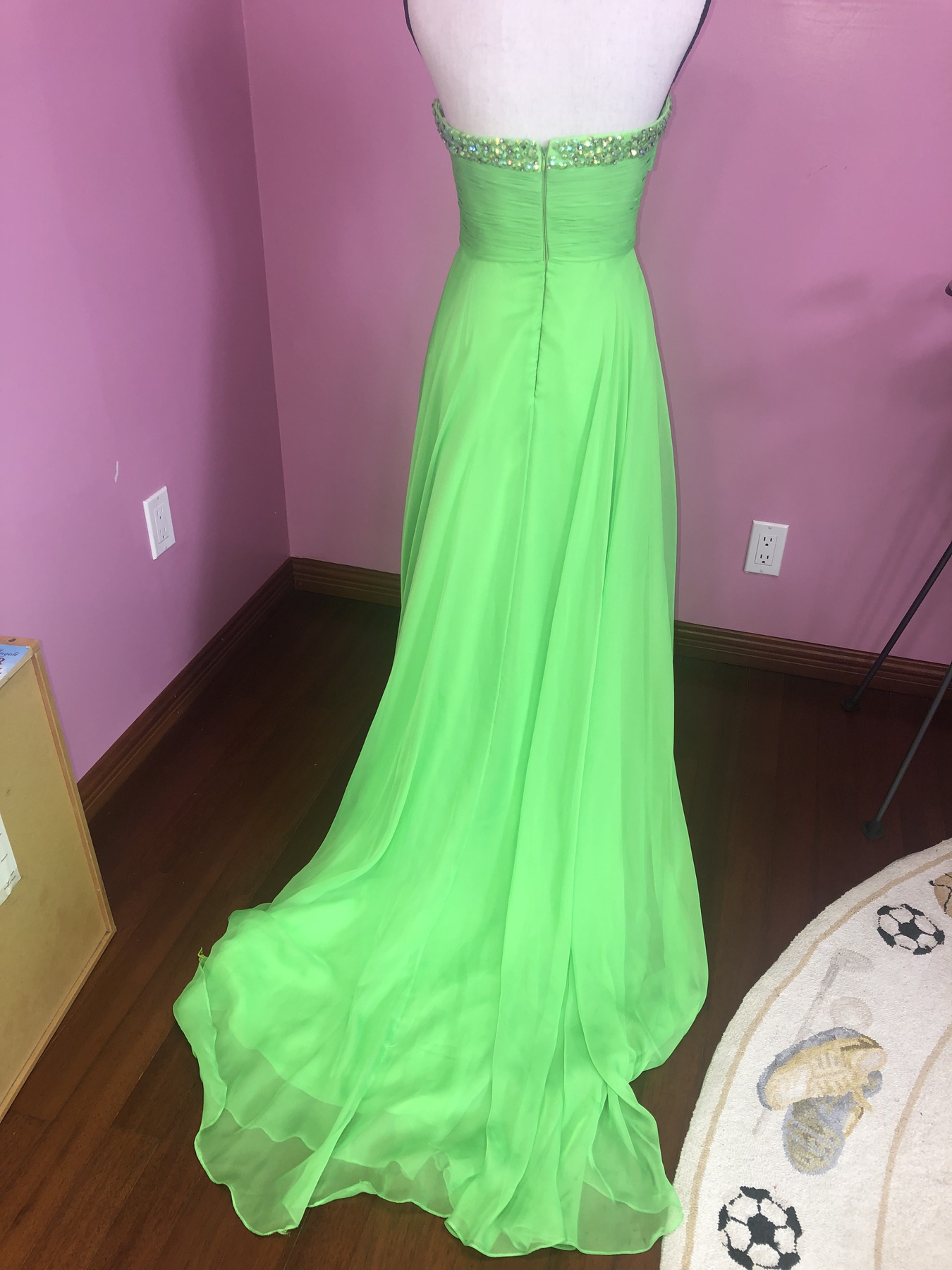 Sherri Hill Size 2 Prom Strapless Sequined Green Dress With Train on Queenly