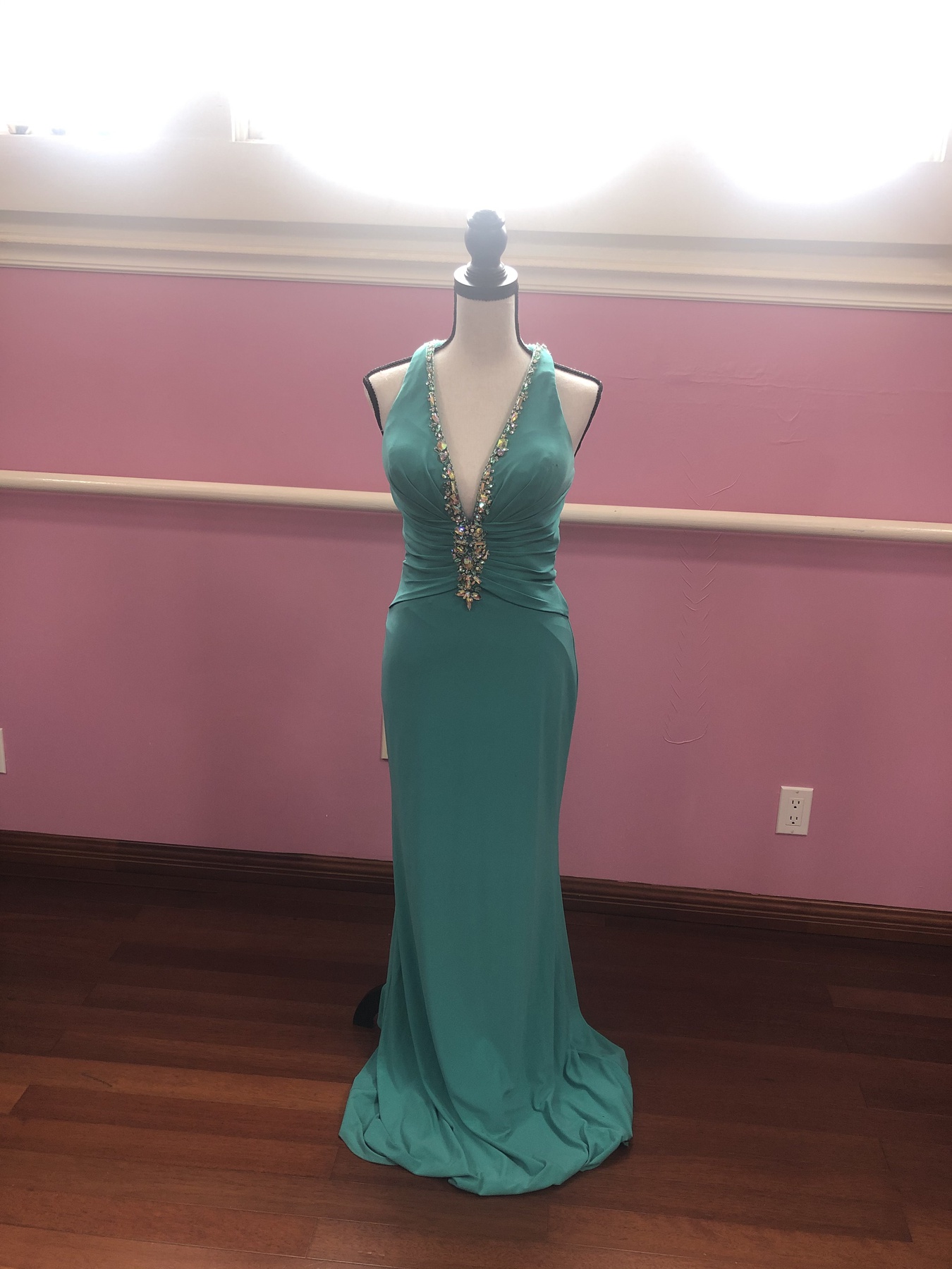 Tony Bowls Size 2 Prom Plunge Green Mermaid Dress on Queenly