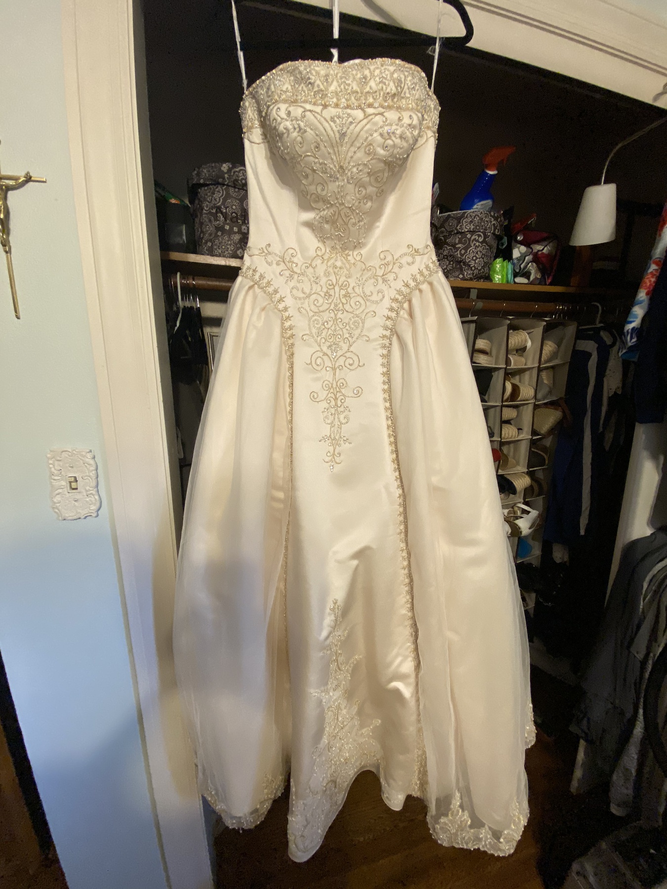 Size 12 Wedding Strapless White Ball Gown on Queenly
