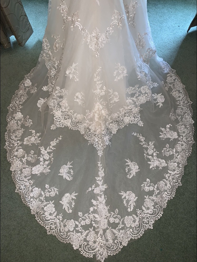 Maggie Sottero Size 8 Wedding Lace White Mermaid Dress on Queenly