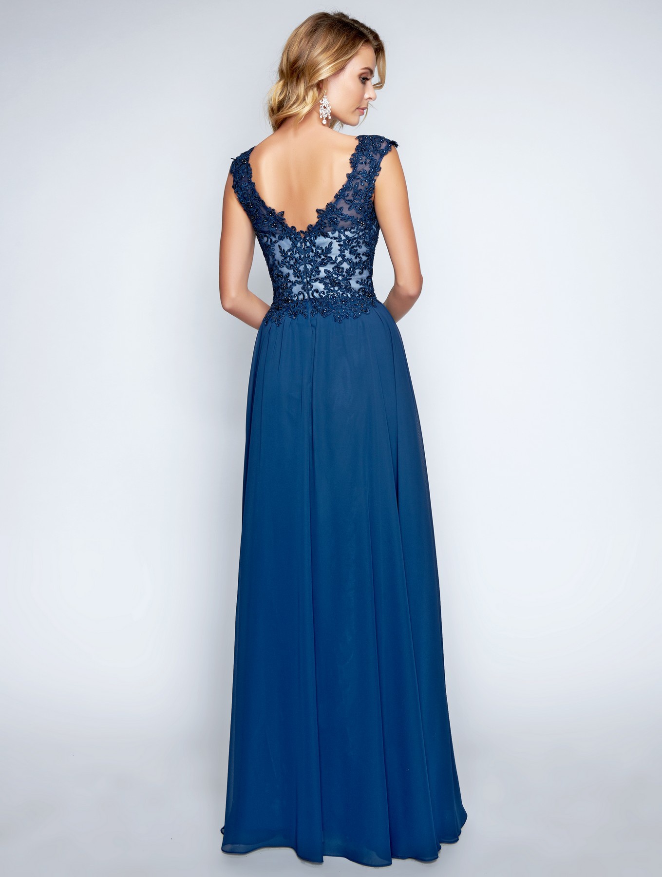 Style 1449 Nina Canacci Size 4 Prom Plunge Lace Navy Blue Floor Length Maxi on Queenly