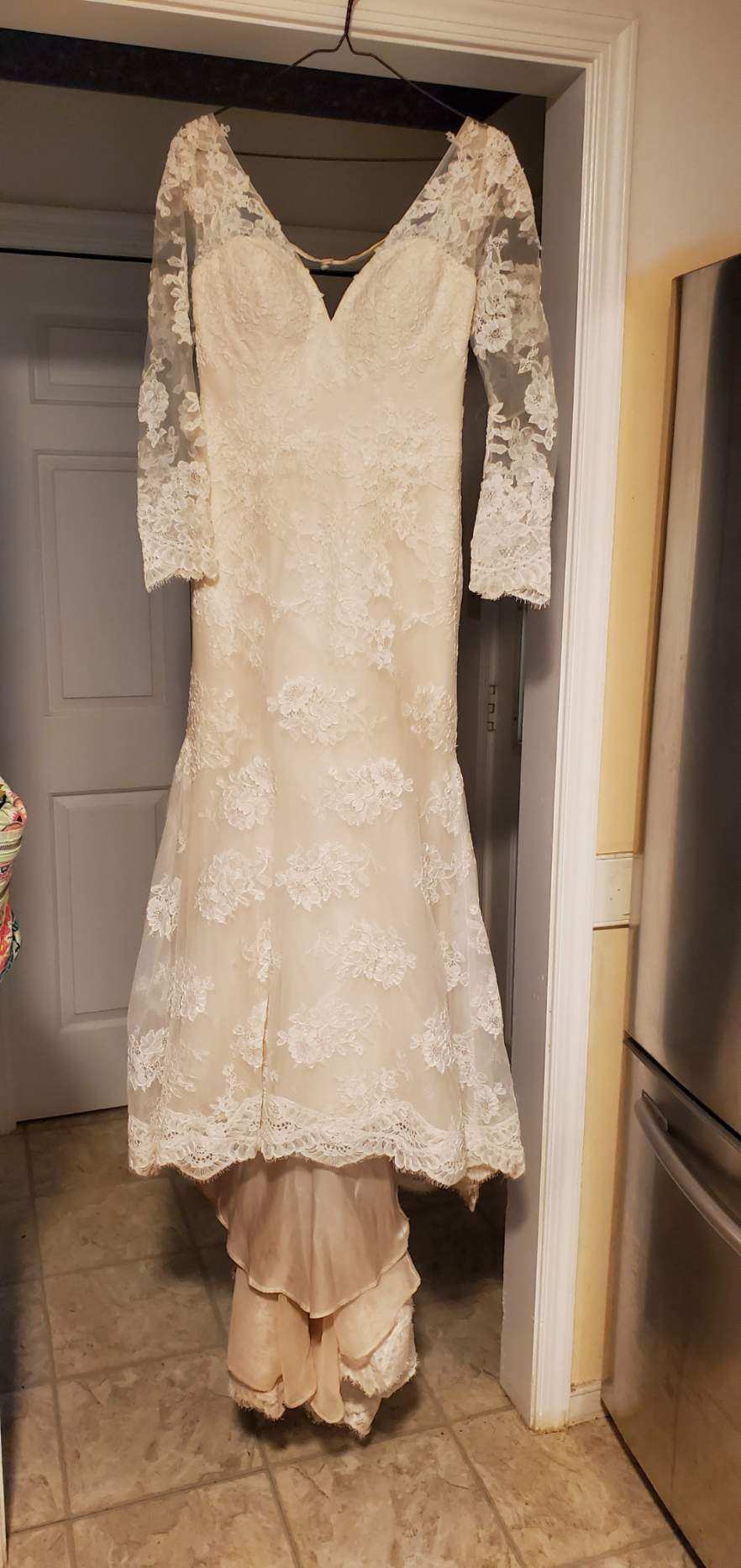 Blue Willow Size 4 Wedding Long Sleeve Lace White Mermaid Dress on Queenly