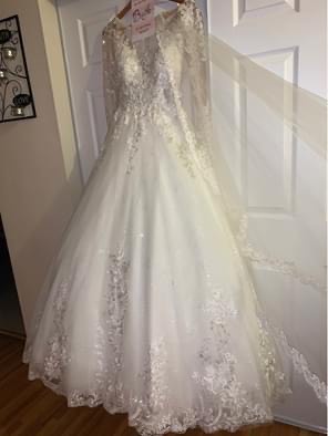 Martin Thornburg Size 4 Wedding Long Sleeve Lace White Ball Gown on Queenly