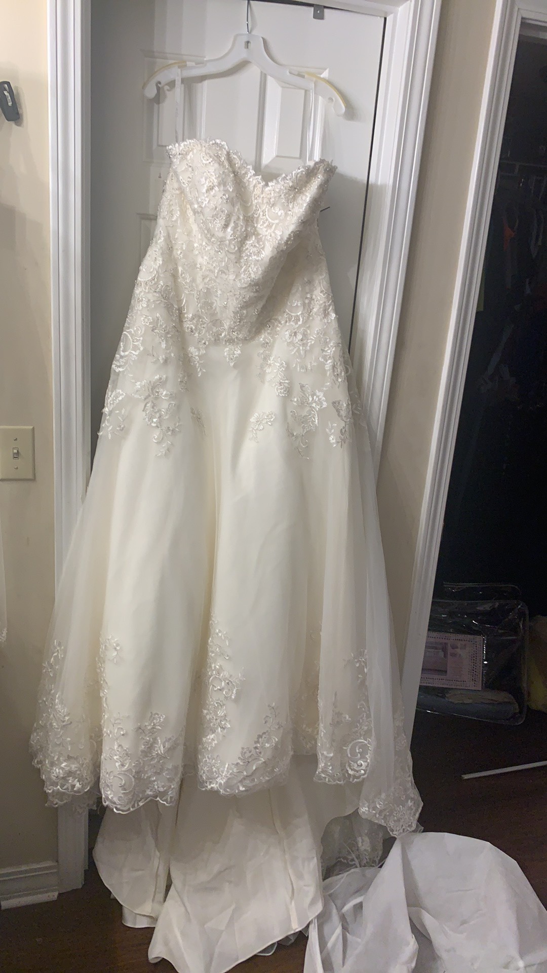 David's Bridal Plus Size 16 Wedding Strapless Lace White Ball Gown on Queenly