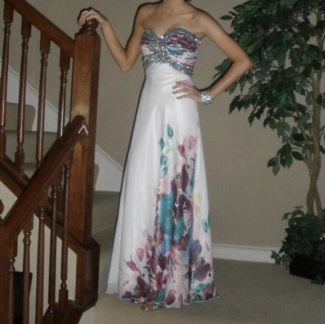 Size 0 Prom Strapless Floral White A-line Dress on Queenly