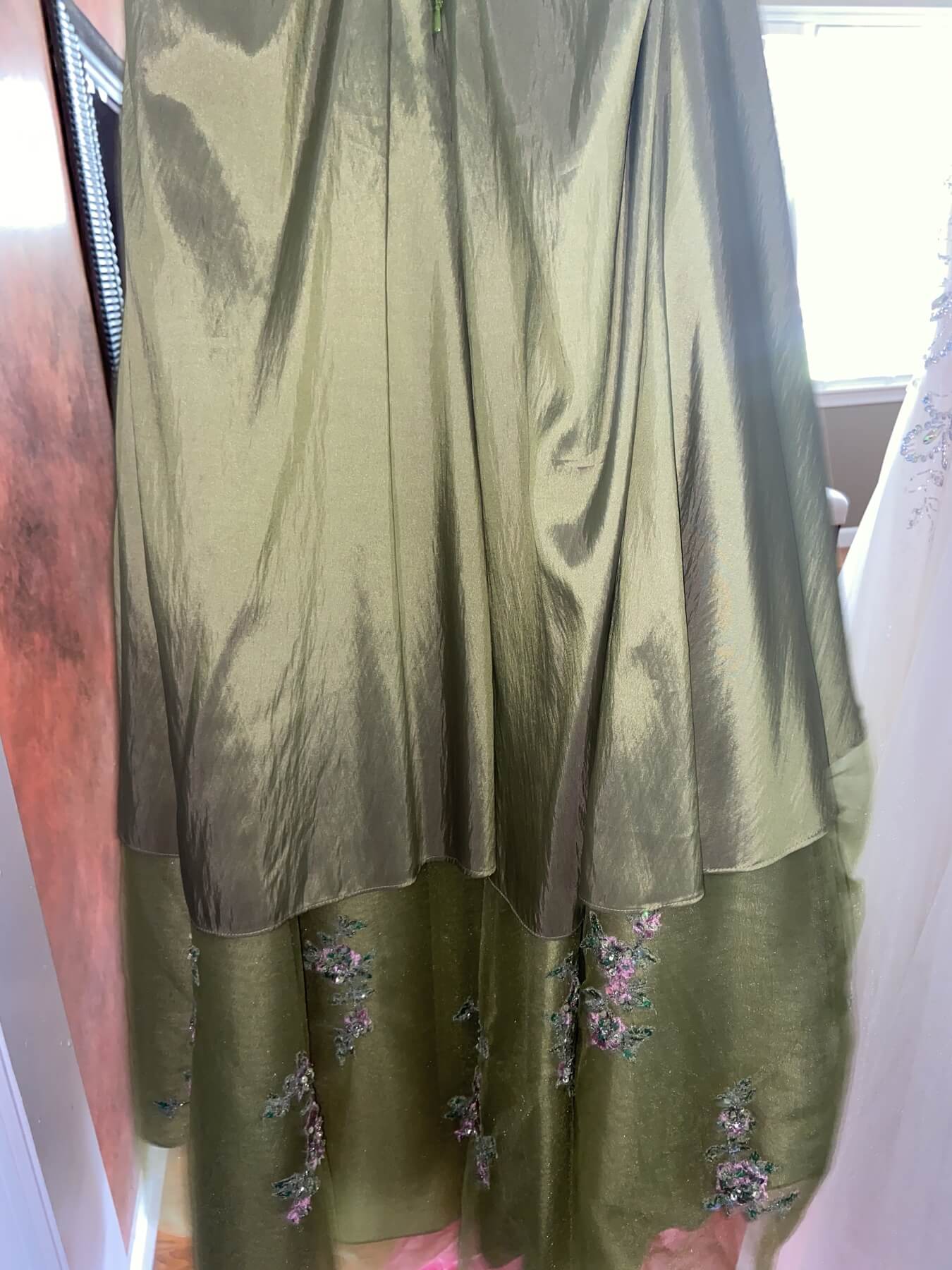 Size 0 Prom Green Ball Gown on Queenly
