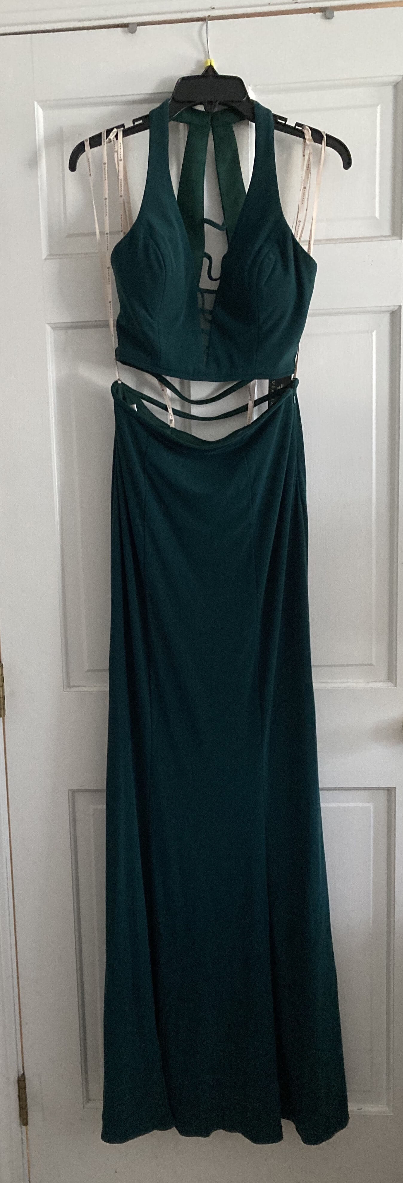 Faviana Size 6 Prom Emerald Green Floor Length Maxi on Queenly