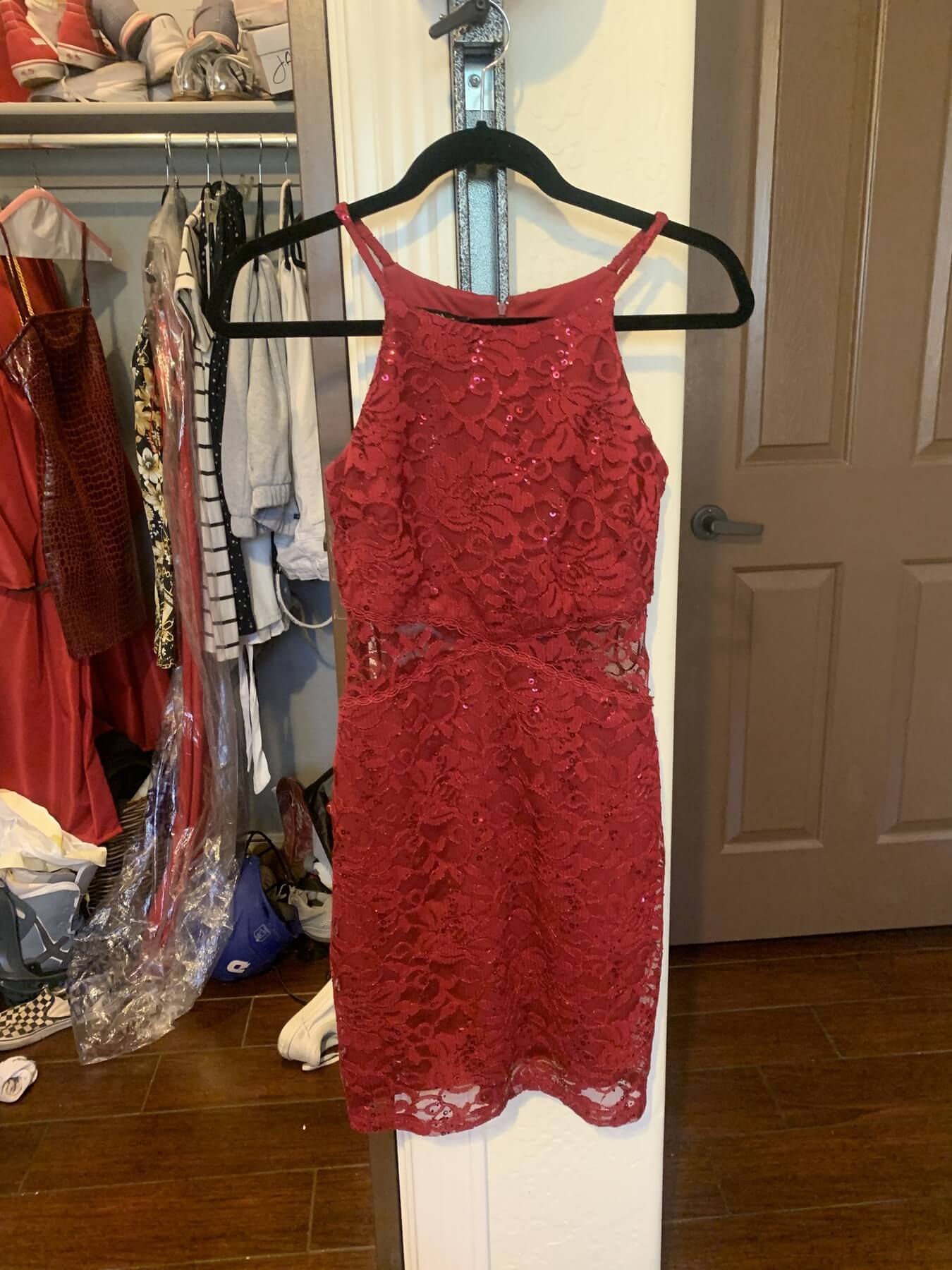 IN Size 4 Homecoming Lace Red Cocktail Dress on Queenly