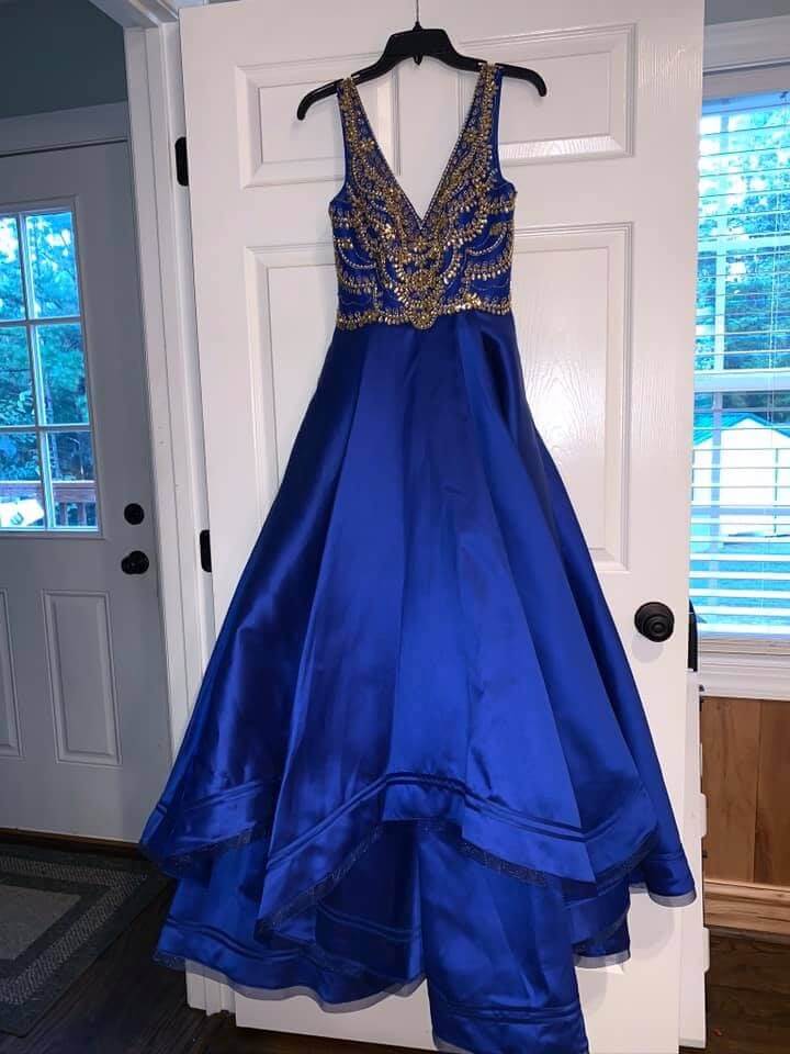 Size 2 Prom Royal Blue Ball Gown on Queenly